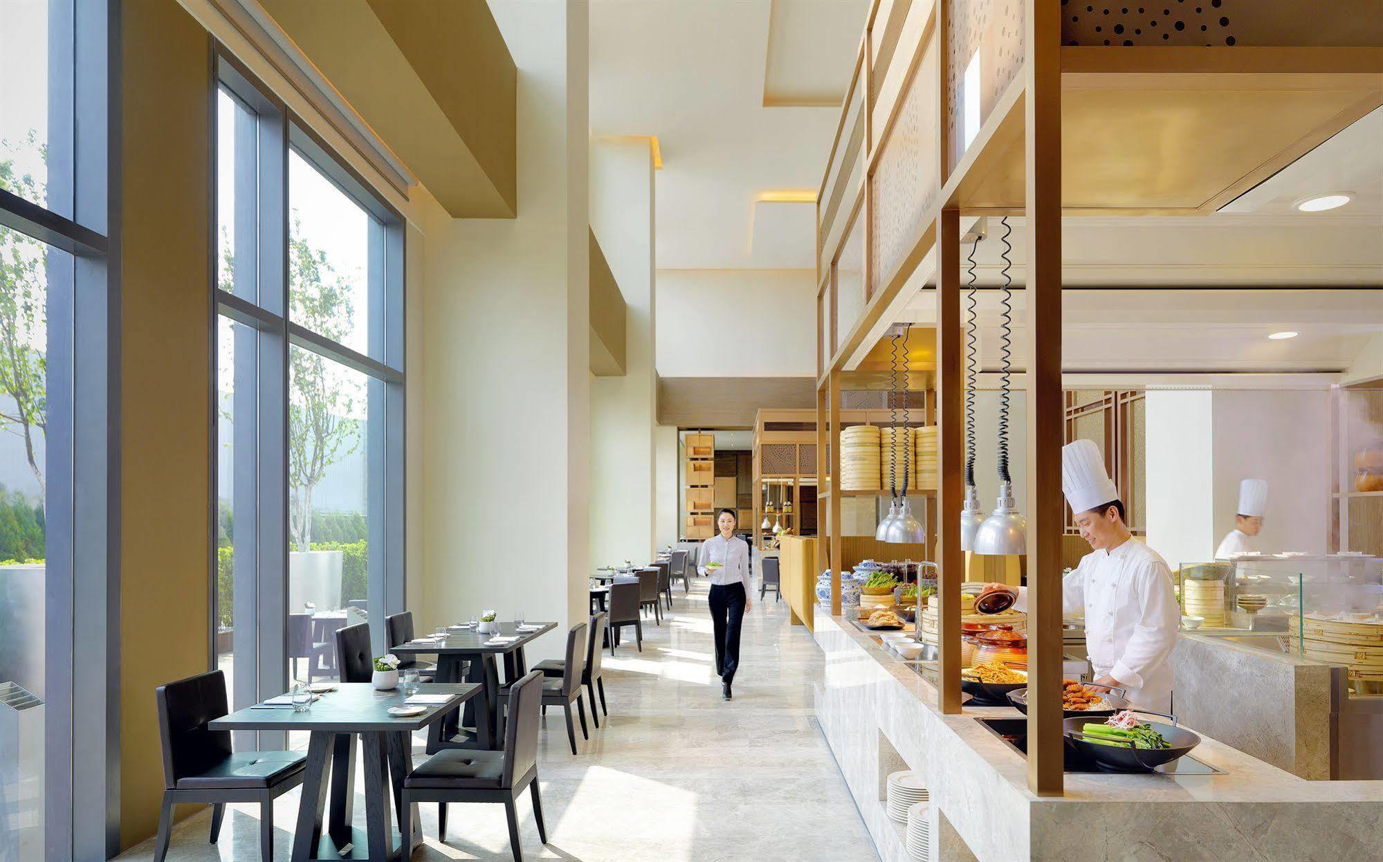 Hotel Hyatt Regency Tianjin East Exterior foto